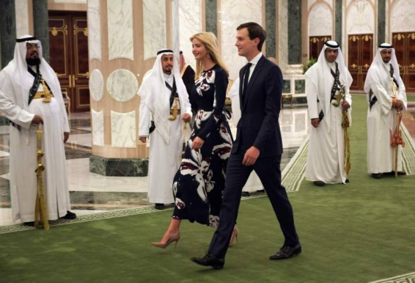 La primera hija llegó a Riad acompañada de su esposo, Jared Kushner, que, al igual que ella, es consejero de la Casa Blanca.
