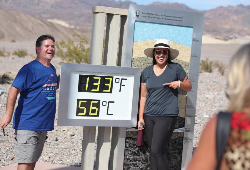 En el famoso Valle de la Muerte, en California, uno de los lugares más calurosos del planeta, el termómetro alcanzó 56°C el domingo.