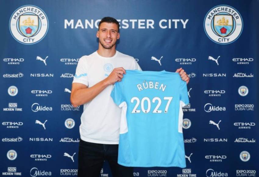 El central portugués Rúben Dias renovó con el Manchester City hasta junio de 2027. Foto Twitter Manchester City.