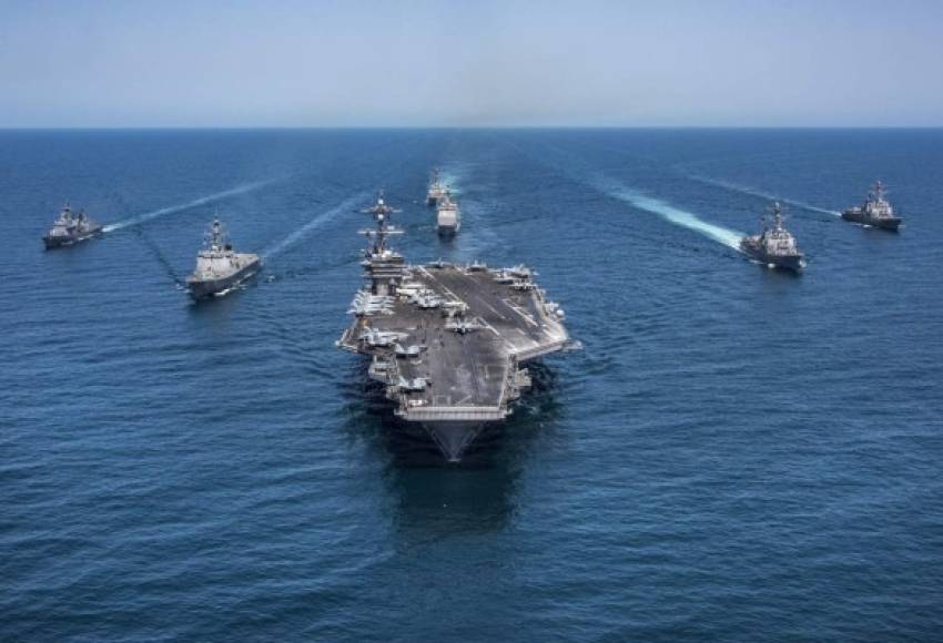 Estados Unidos también desplegó tres de sus portaaviones nucleares en aguas de la península coreana, como una demostración de fuerza contra Pyongyang.
