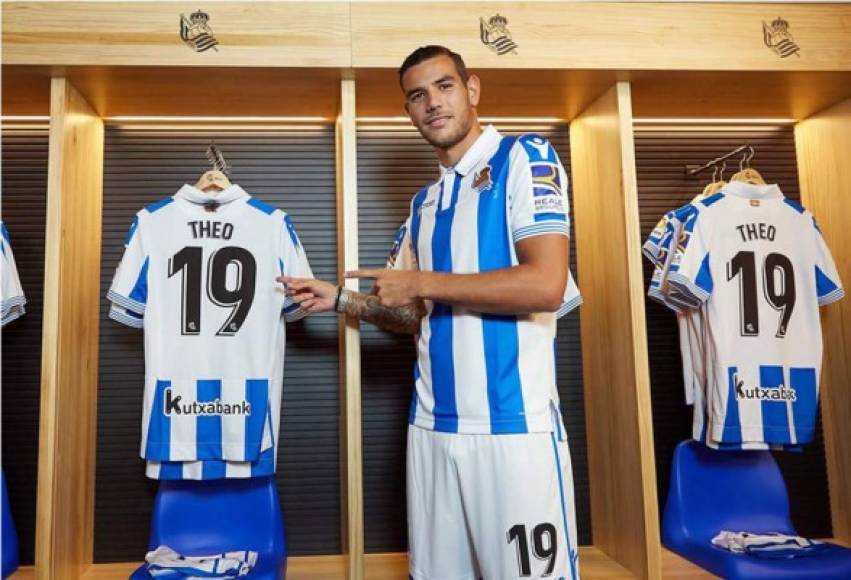 Theo Hernández ha sido presentado como nuevo jugador de la Real Sociedad, tras jugar la temporada pasada con el Real Madrid. El jugador francés confía en ofrecer un gran rendimiento y, junto a sus compañeros, hacer una gran campaña: 'He tenido muchas ofertas, pero en la Real voy a crecer como futbolista'.