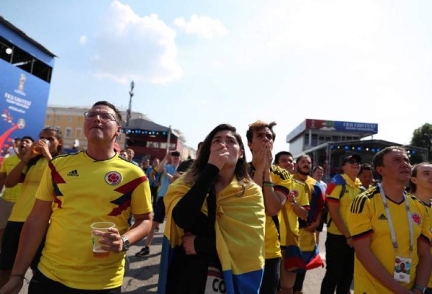 La ansiedad se apoderó de los aficionados colombianos en los minutos finales del juego.