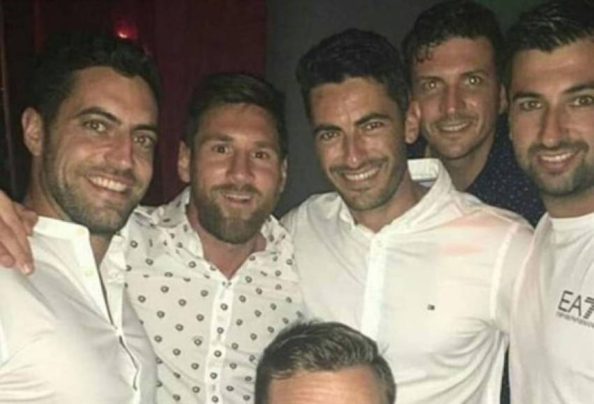 Messi ha disfrutado de amigos en Ibiza y decidió escaparse la noche del jueves a una discoteca. FOTO INSTAGRAM.