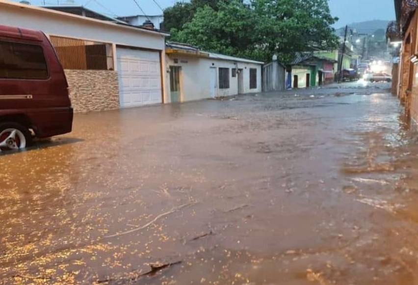 Hasta ahora, los mayores reportes de daños por inundaciones han sido desde el departamento de Copán. 