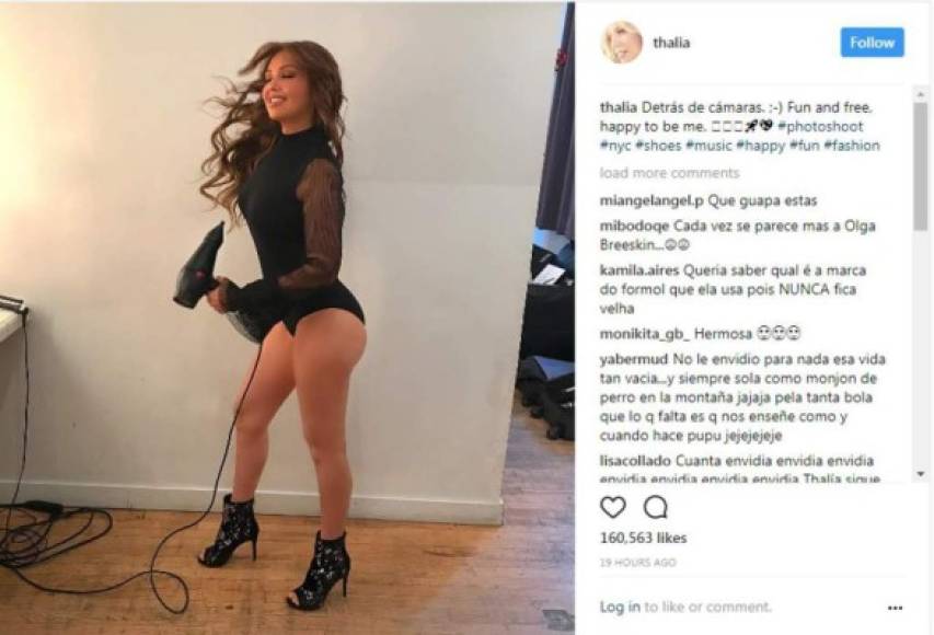 La cantante Thalía es sin duda una de las artistas más populares en Instagram por sus hermosas postales, pero esta vez ha sido fuertemente criticada por compartir una foto en la que se le ve el trasero demasiado grande, ¿abusó del photoshop?