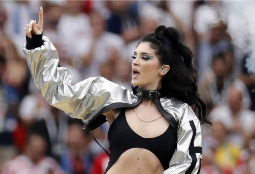 Era Istrefi deslumbró en los actos de clausura del Mundial de Rusia 2018. Foto EFE