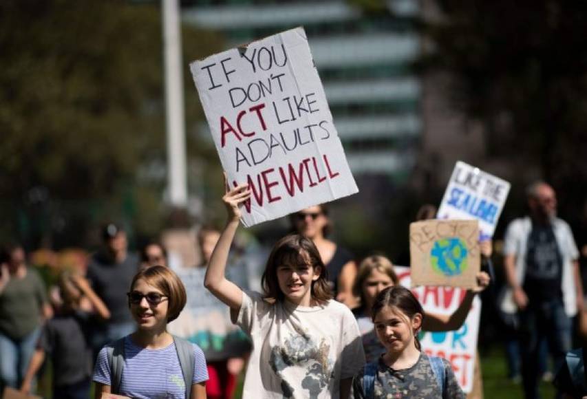 Estudiantes participan en la 'huelga' en la ciudad de Nueva York. Algunos incluso faltaron a clase para sumarse a la actividad.