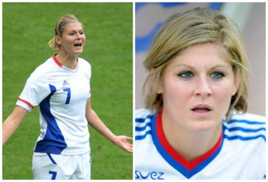 Corine Franco. Al igual que, Thiney, esta hermosa zaguera jugadora hizo su debut en grandes torneos en la Eurocopa femenina 2009 con Francia, además de obtener el cuarto lugar en los Juegos Olímpicos de Londres 2012.