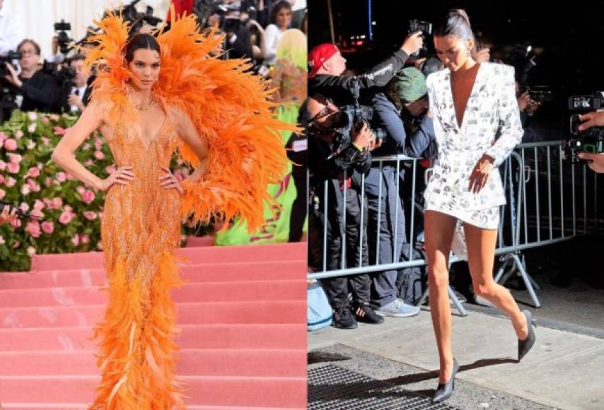 Al contrarios que sus hermanas, la modelo Kendall Jenner cambió su traje de plumas por uno más casual y cómodo.