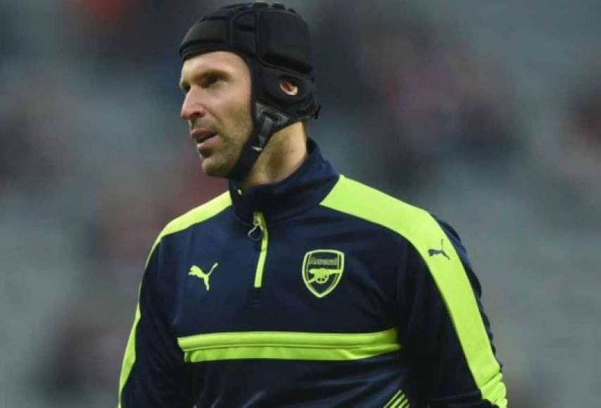 Petr Cech: El guardameta checo de 36 años y actual jugador del Arsenal, ha confirmado que esta será su última temporada por lo que se retira del fútbo