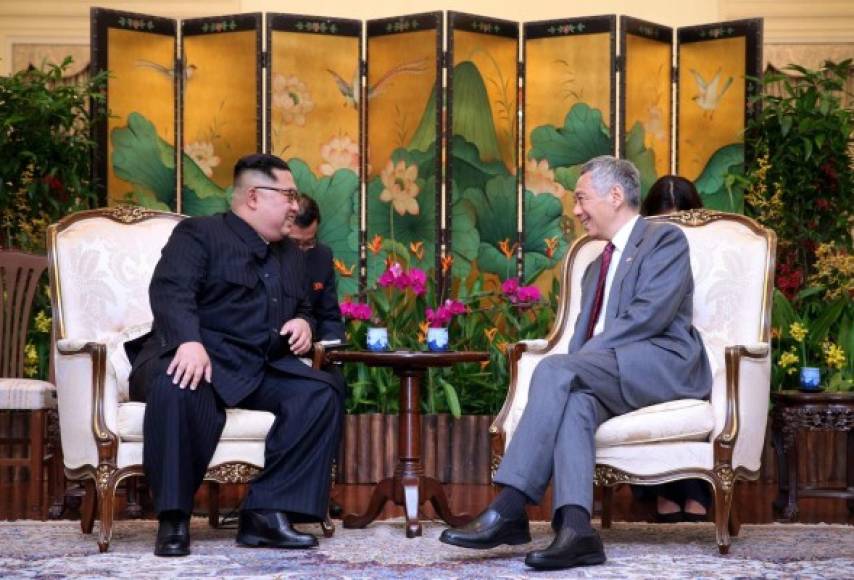 El Gobierno de Singapur divulgó imágenes del encuentro entre Kim Jong Un y el premier Lee Hsien Loong.