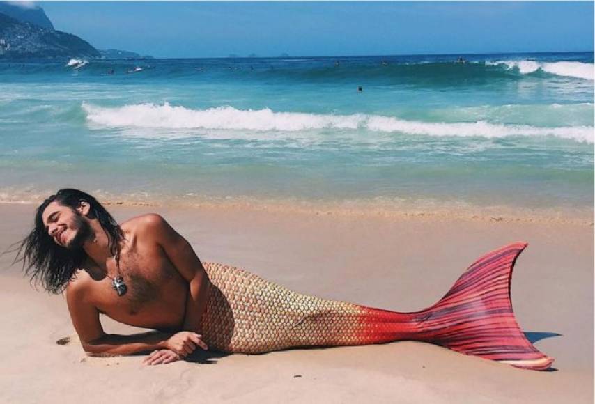 Davi Moreira luce una cola de sirena y asegura que 'es un estilo de vida'.<br/>