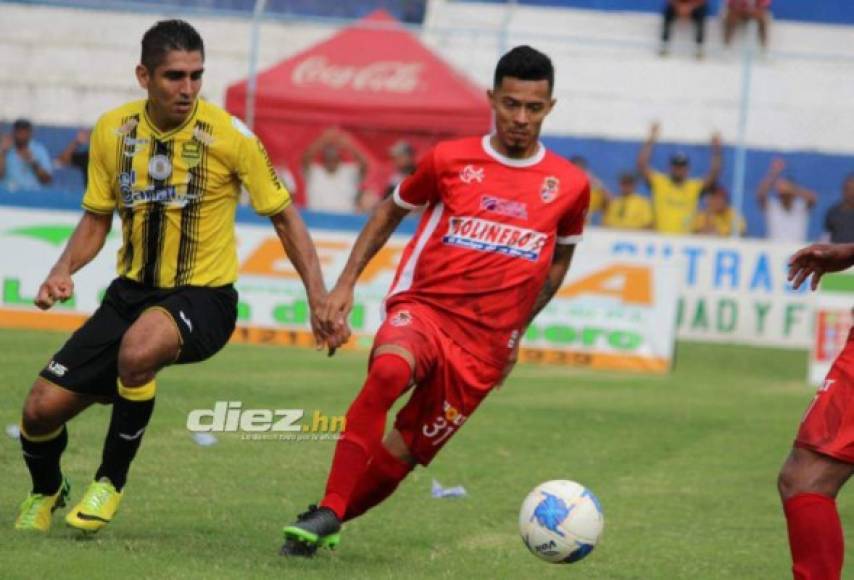 Bayron Méndez, firmó por un año con la Real Sociedad, pero no sabe si continuará en Tocoa. “Firmé con un finiquito adelantado, eso quiere decir que puedo buscar otras opciones antes que inicie el torneo. Me llamó el presidente del Jocoro de El Salvador, estábamos llegando a un arreglo, pero al final se cayó todo”, dijo el mediocampista.