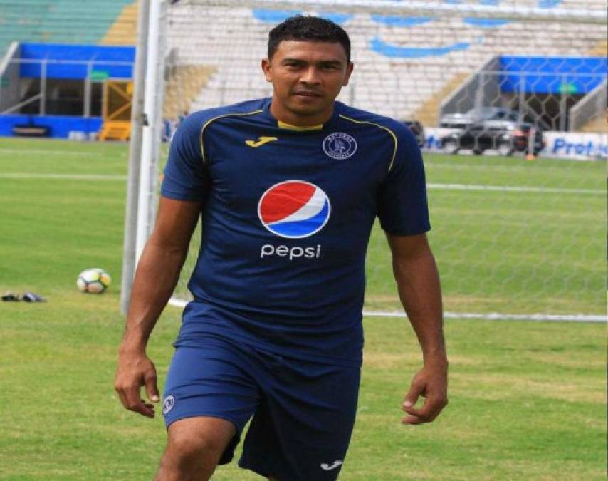 Sergio Peña: El mediocampista de contención finalizó su contrato con Motagua, de momento no sabe si seguirá en el bicampeón del fútbol hondureño. 'Todo depende de lo que diga la directiva, sino pues agradecido con Motagua', dijo.