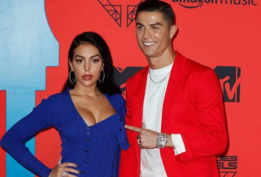 Georgina Rodríguez, pareja de Cristiano Ronaldo, ha causado revuelo en las últimas horas al contar detalles de cómo conoció al astro portugués y todo lo que aconteció tras ese inolvidable momento.