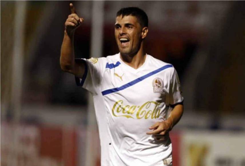 Ramiro Bruschi es uno de los mejores extranjeros que han venido en las últimas en Honduras. Logró varios títulos en el Olimpia, aunque en Real España pasó sin pena ni gloria. El uruguayo ahora jugará en el Ascenso.