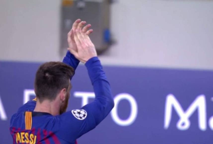 Messi le pidió a los aficionados que en lugar de silbidos,apoyaran a Coutinho con aplausos.