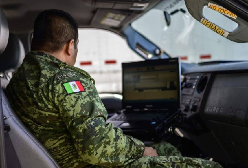 Los militares desplegaron varios scanners para detectar migrantes que viajan escondidas en vehículos, para seguir rumbo al norte con el sueño de pasar a Estados Unidos.