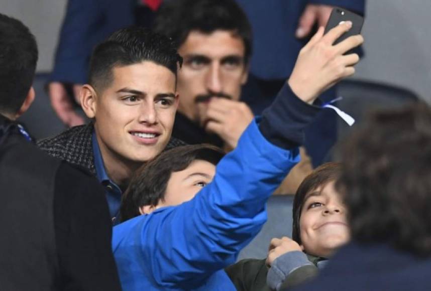 El colombiano James Rodríguez, del Bayern Múnich, apareció en el Bernabéu.