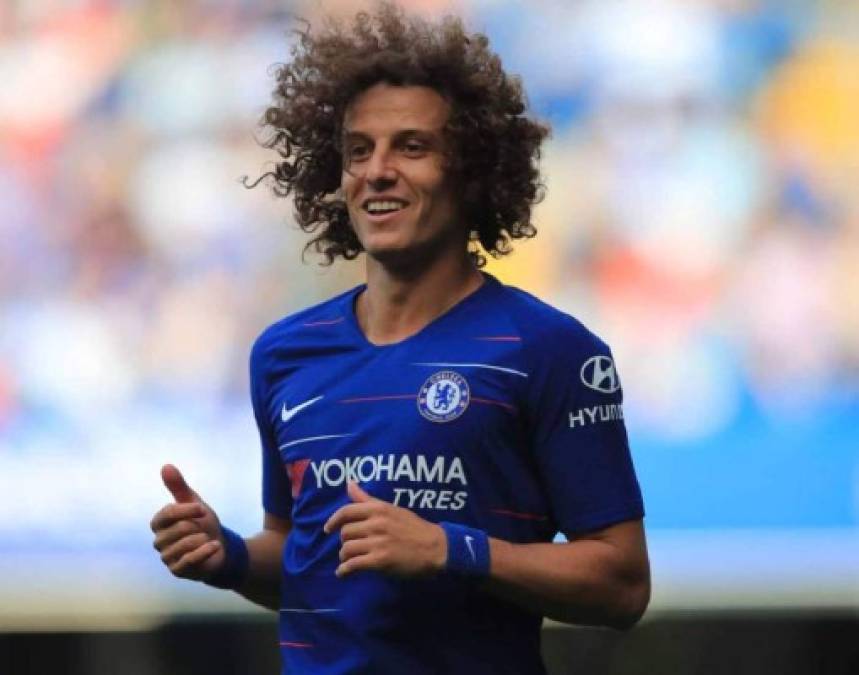 David Luiz: Según la BBC, el Arsenal está intentando fichar al central brasileño del Chelsea. Además, según este mismo medio, el zaguero se ha retirado hoy del entrenamiento con el Chelsea para forzar su salida.