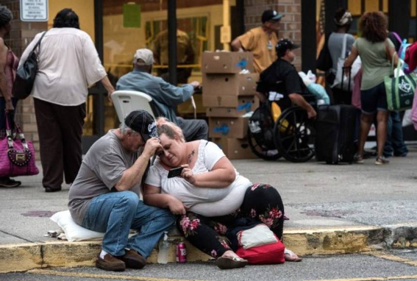 El gobernador de Carolina del Norte, Roy Cooper, urgió 'salir ahora' a los habitantes de las zonas a evacuar.