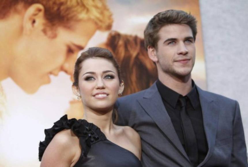 Miley Cyrus y Liam Hemsworth sorprendieron en la alfombra roja de “The Last Song” en el 2010.