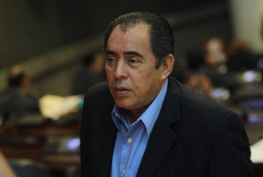 Edwin Pavón, entrenador hondureño, es diputado en el Congreso Nacional por Cortés, aspira a la reelección por el partido Unificación Democrática.