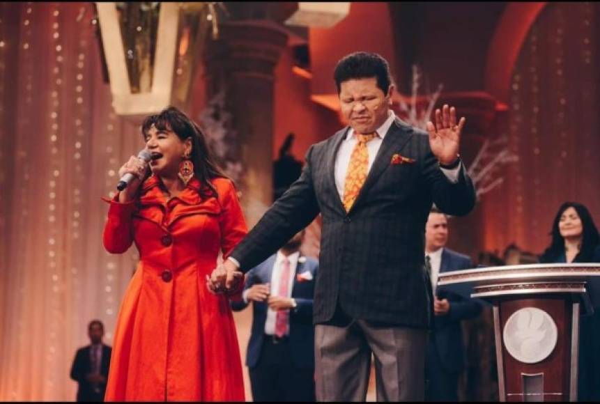 El pastor y la pastora Maldonado levantaron un imperio con 24 años de prédicas que fueron desde el púlpito a los mayores canales de televisión cristianos del mundo, con decenas de bestseller.