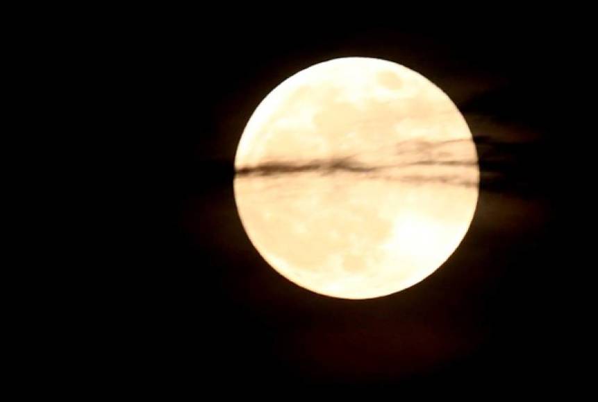 Esta es la cuarta luna roja desde la primera que ocurrió en abril de 2014. Se calcula que hay un eclipe cada seis meses, pero no siempre se percibe en los mismos sitios del planeta. Fotos: Amílcar Izaguirre.