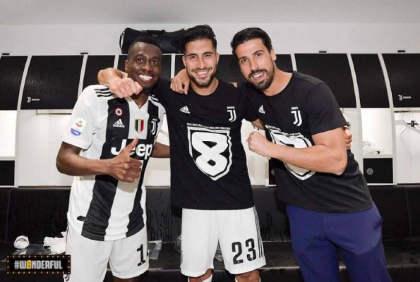 Blaise Matuidi, Emre Can y Sami Khedira celebrando en el camerino.