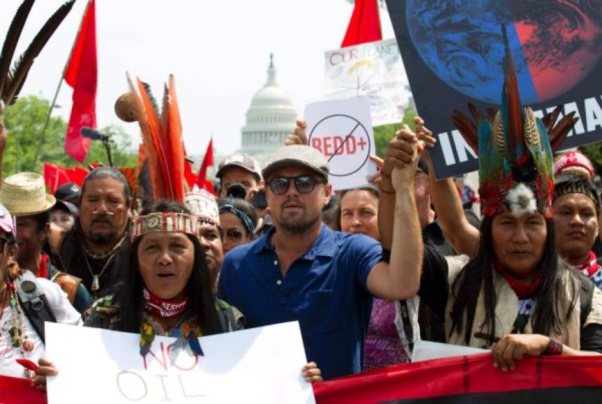 Miles de personas, entre ella el actor ganador del Óscar, Leonadro DiCaprio, marcharon contra el presidente Donald Trump, en este caso para denunciar el 'retroceso' en materia medioambiental y los efectos que tendrán el escepticismo de su Gobierno ante el calentamiento global en el clima y la salud de los ciudadanos.