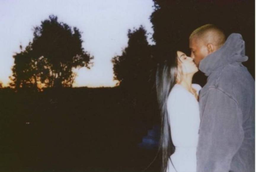 Con la frase 'Happy Valentine's Day', Kim Kardashian se sumó a las celebridades que celebran el Día del amor y la amistad.