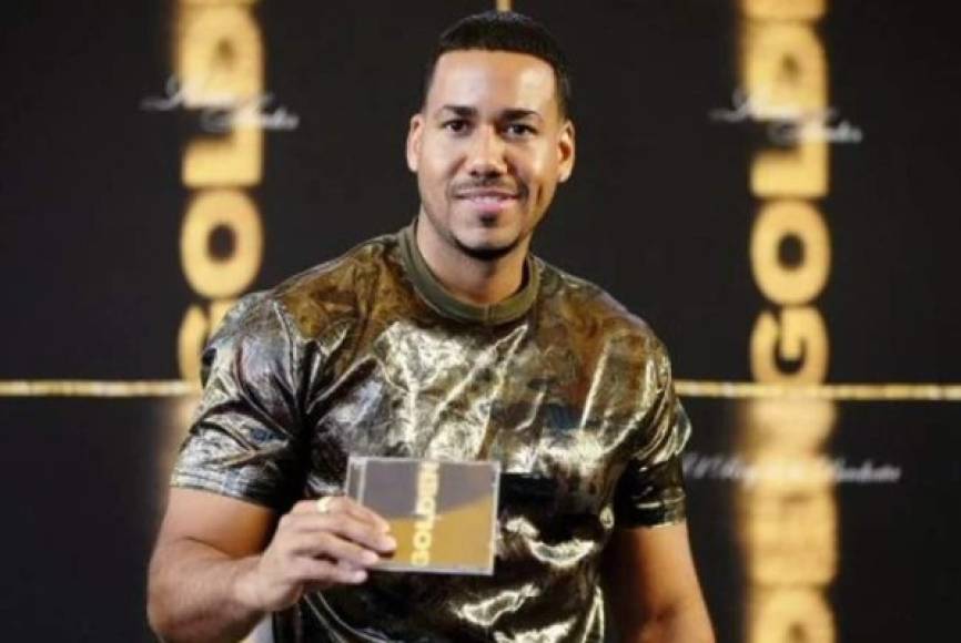 Le sigue el bachatero Romeo Santos con El farsante (feat. Ozuna).<br/>