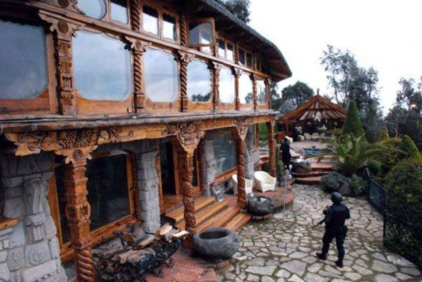 Las autoridades mexicanas dieron un importante golpe al narco en esta opulenta casa de campo. Allí capturaron a 15 presuntos narcotraficantes vinculados a los hermanos Beltrán Leyva, en octubre de 2008.