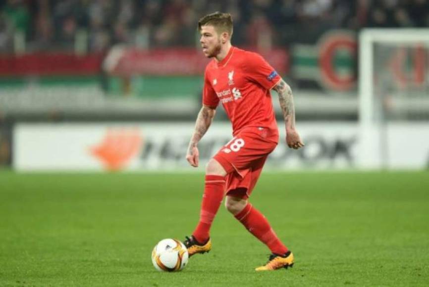 Onda Cero informa que Alberto Moreno, libre tras finalizar cu contrato con el Liverpool, firmará con el Villarreal a lo largo de la próxima semana.