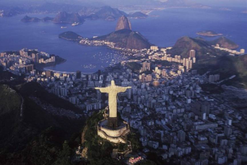 5. Universidad Federal de Rio de Janeiro. No obstante, de todas las universidades latinoamericanas listadas, sólo la Universidad de Sao Paulo se encuentra en la última edición del ranking THE de las 300 mejores del mundo.