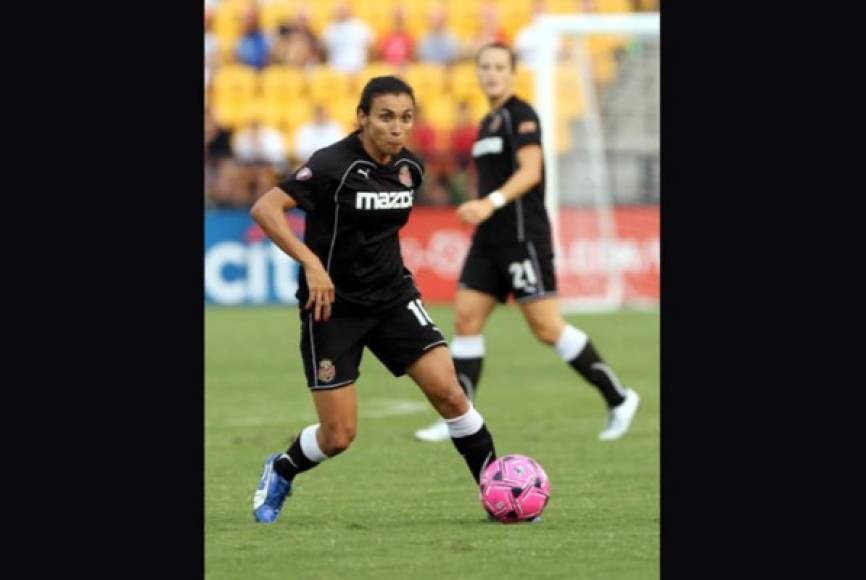 Marta jugó con el Western New York Flash en la temporada 2011/12.