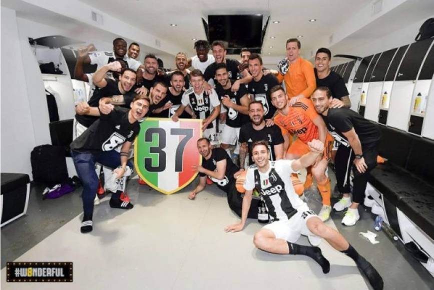 Así celebraron los jugadores de la Juventus en el vestuario.