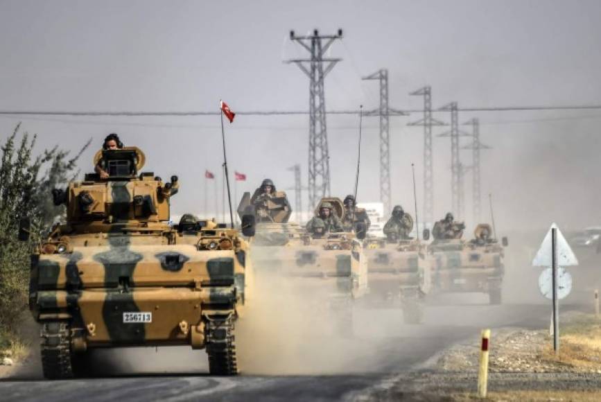 COMBATE. Más tropas para combatir a yihadistas. Turquía envió ayer 10 tanques más al norte de Siria al día siguiente de una ofensiva relámpago en la que expulsaron al Estado Islámico de Jarablos.