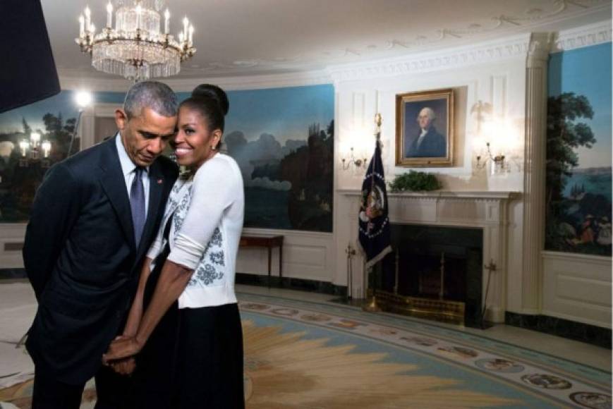 El expresidente de Estados Unidos, Barack Obama, es un ferviente enamorado de su esposa Michelle. '¡Feliz Día de San Valentín, @michelleobama! Casi 28 años contigo, pero siempre se siente como nuevo'.