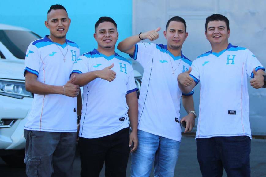 Varios aficionados viajaron de diferentes partes de Honduras para ver el juego por la Nations League de Concacaf.