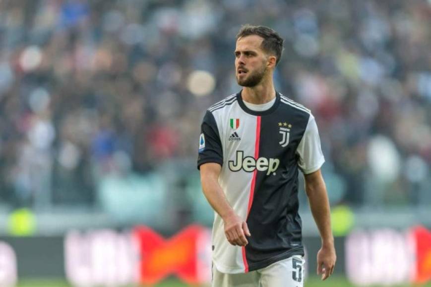 Miralem Pjanic se despidió de la Juventus con un mensaje en sus redes sociales tras la eliminación de la Champions. El centrocampista bosnio jugará la próxima temporada con el Barcelona, un fichaje ya oficial. 'Me enfrenté a mi pasado (el Lyon) para quedarme con el presente, al menos durante algunos días. Hoy nuestros caminos se dividen, pero cada centímetro para llegar hasta aquí lo he recorrido teniendo claro que era algo importante, algo que se quedará en mi corazón y me acompañará a todos lados', escribió el jugador.