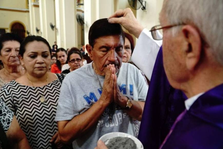 Los fieles dieron muestras de fervor y devoción.