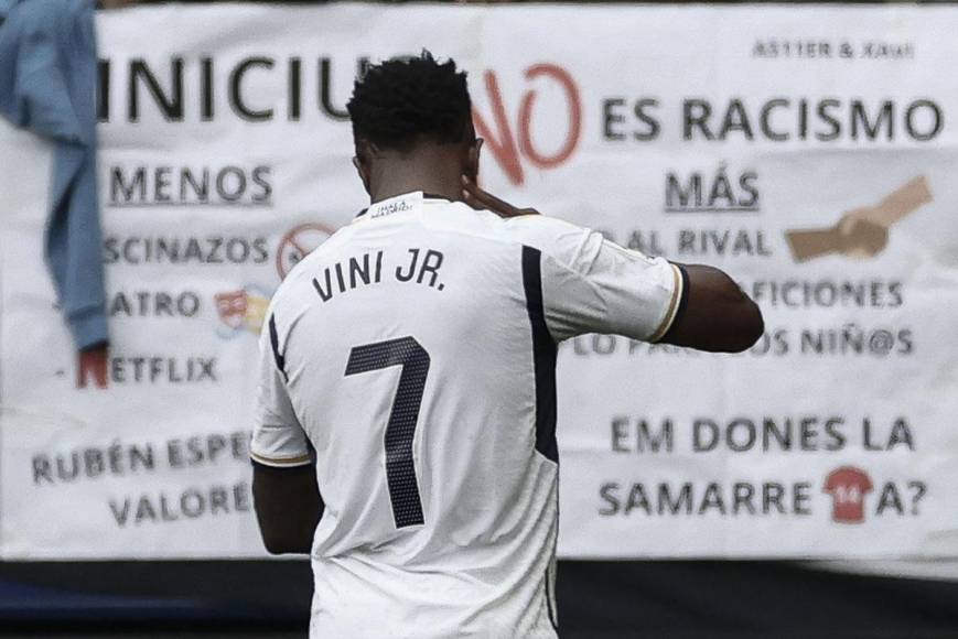 Vinícius empezó de forma inmejorable el partido ante Osasuna respondiendo a los insultos con una muy buena actuación. El brasileño llegó a 12 goles en la actual temporada de la Liga Española.