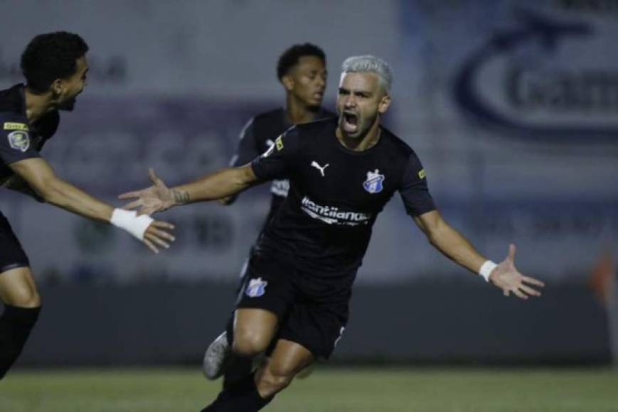Matías Rotondi: El delantero argentino deja al Honduras Progreso y ha sido fichado por el Deportivo Malacateco de la primera división de Guatemala. El atacante finalmente rechazó una oferta del Marathón y se marcha al fútbol chapín.