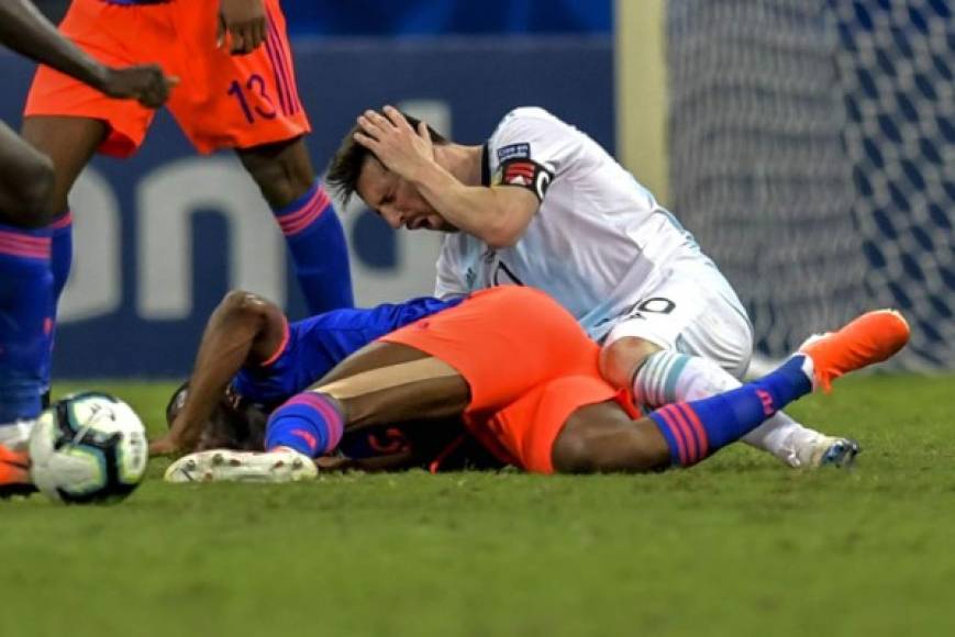 Messi se llevó un duro golpe tras un encontronazo.
