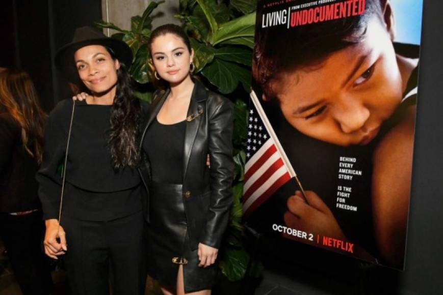 La primera aparición de la ex estrella de Disney fue para el lanzamiento oficial de su serie documental de Netflix 'Living Undocumented', en donde da voz a varios inmigrantes que viven ilegalmente en Estados Unidos.