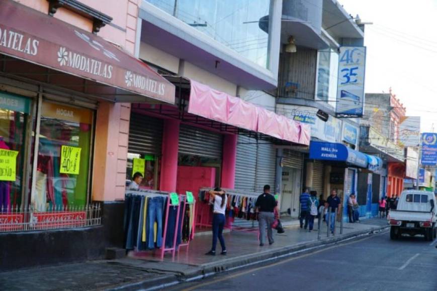 Aunque con ciertas precauciones, los comercios vuelven a abrir sus puertas.