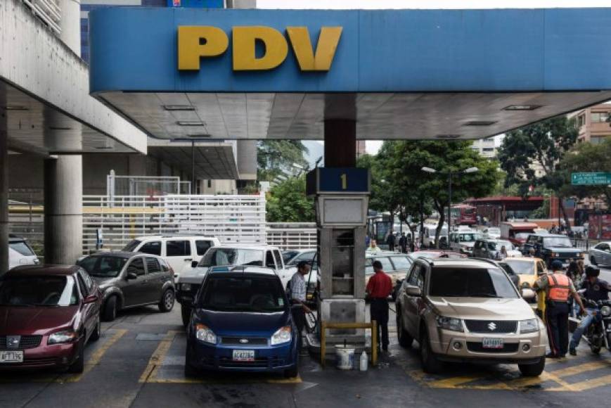 El vicepresidente de comercio y suministro de la estatal Petróleos de Venezuela (PDVSA), Ysmel Serrano, informó la noche del miércoles que retrasos en el transporte marítimo ocasionaron el problema que, aseguró, está siendo atendido.