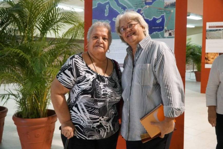 Minita Kury y Martha Roura.